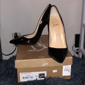 Christian Louboutin “So Kate” 39